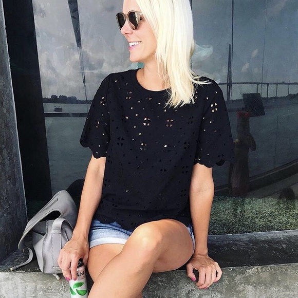 Who What Wear Black Eyelet Lace Tee XS - Picture 1 of 5